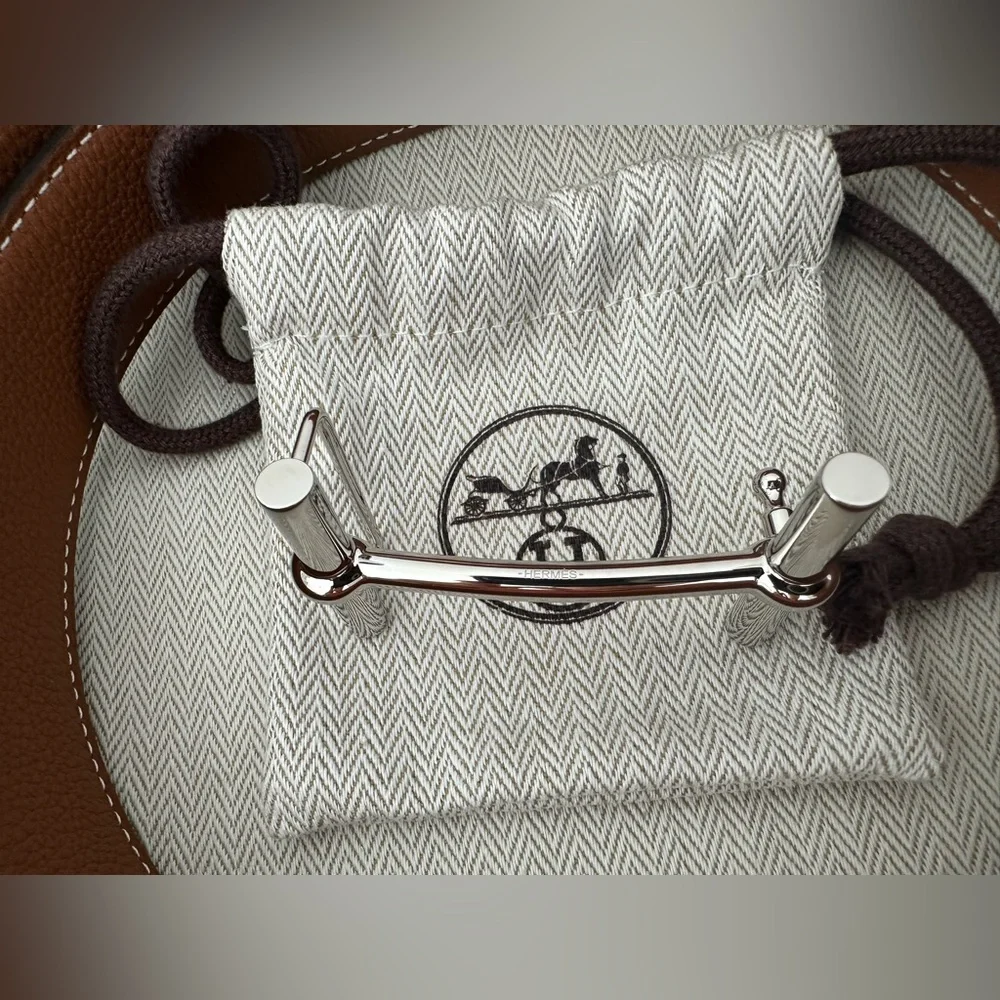 HERMES H d'Ancre Belt Buckle & Reversible leather strap 90 K AU 100 MM Noir/gold